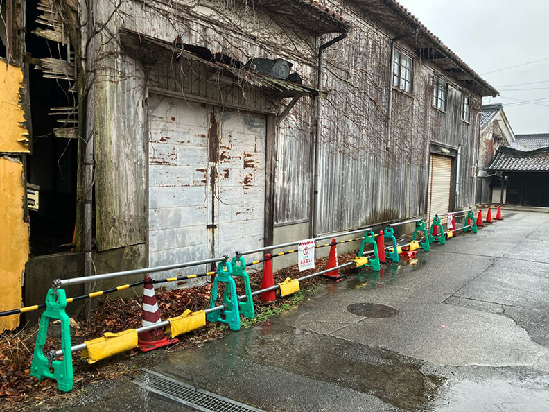 空き家の劣化に伴う落下物リスク対応　京都府